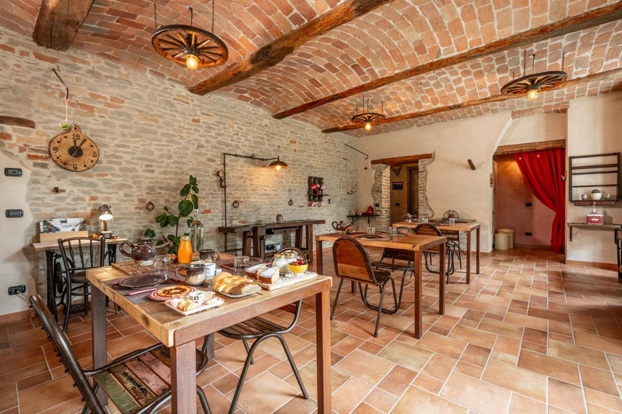 Gilda E I Suoi Amici Bed & Breakfast Neive Dış mekan fotoğraf