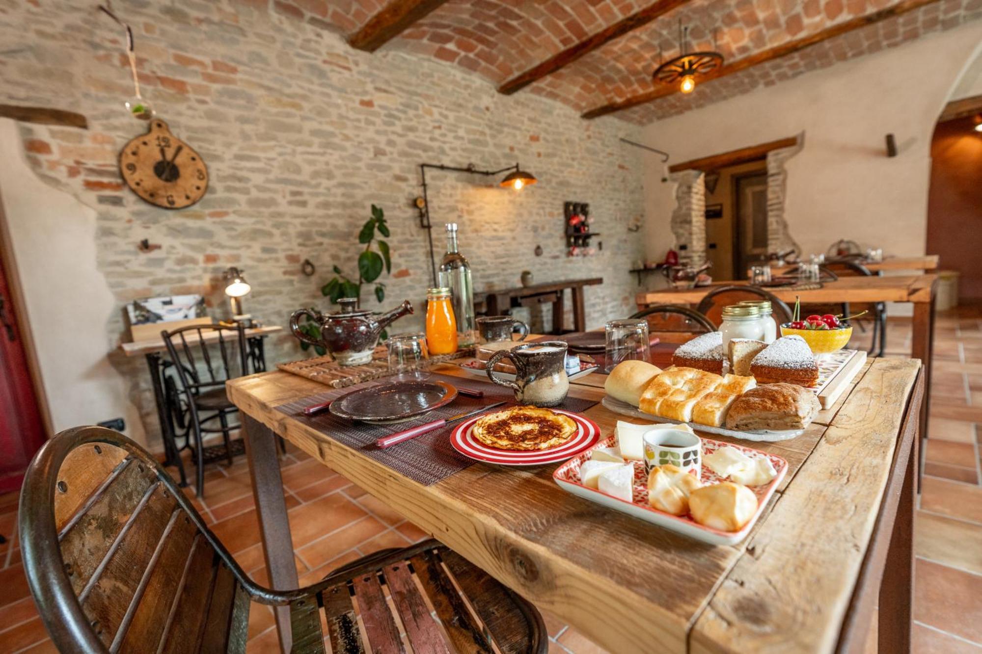 Gilda E I Suoi Amici Bed & Breakfast Neive Dış mekan fotoğraf